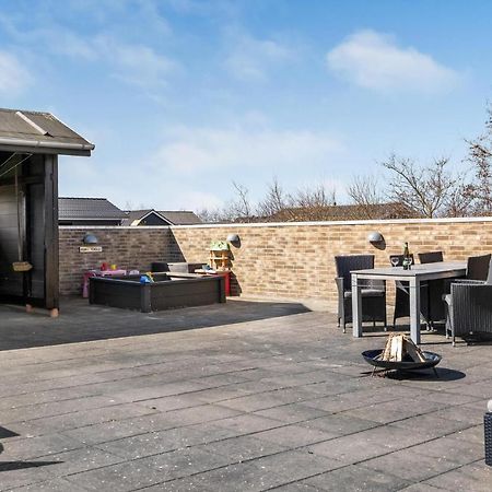 Nice Home In Tarm With Kitchen Εξωτερικό φωτογραφία