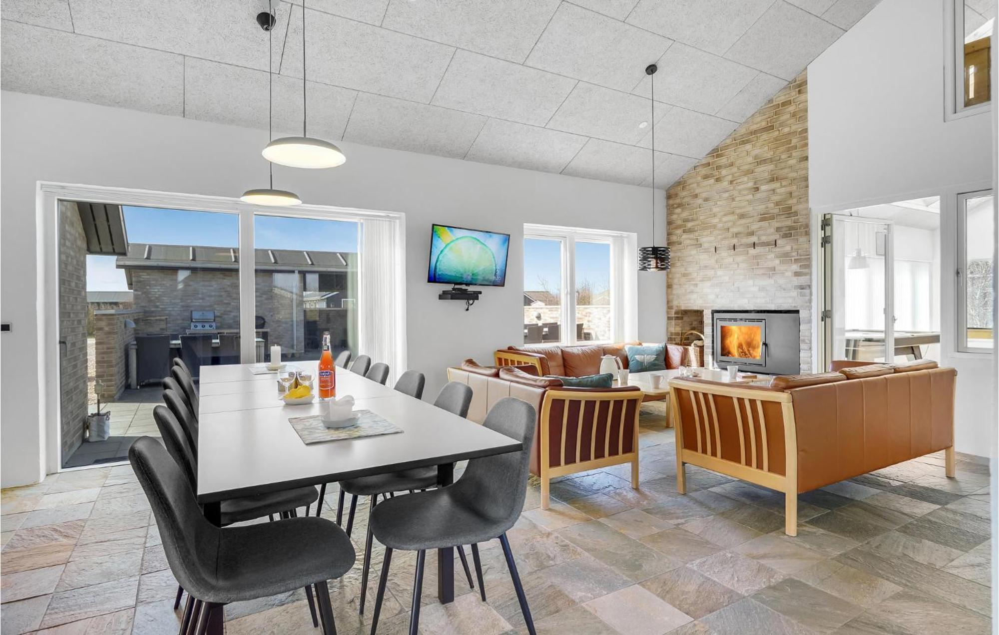 Nice Home In Tarm With Kitchen Εξωτερικό φωτογραφία